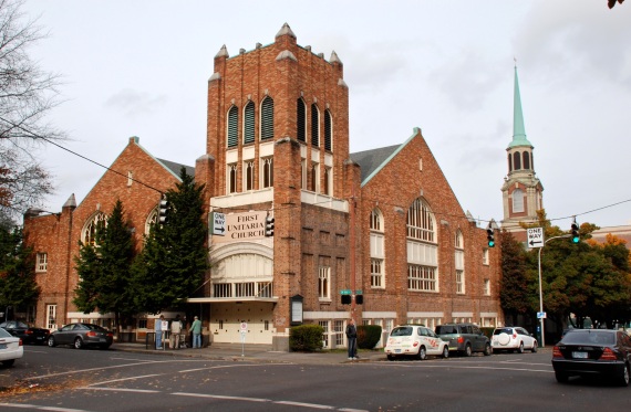 Portland, Oregon Church of the Nazarene, built in 1921. Since 1993 has been the First Unitarian Church (photo from Wikimedia Commons).